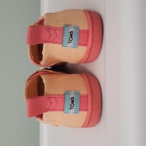 Toms  slip on, orange/coral, size 9